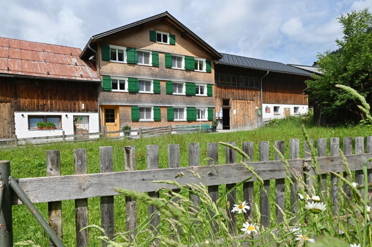 Ferienbauernhof Moosbrugger Apartment Schoppernau Exterior photo